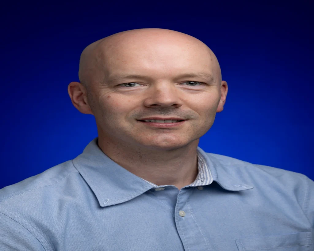 Gareth Hinds